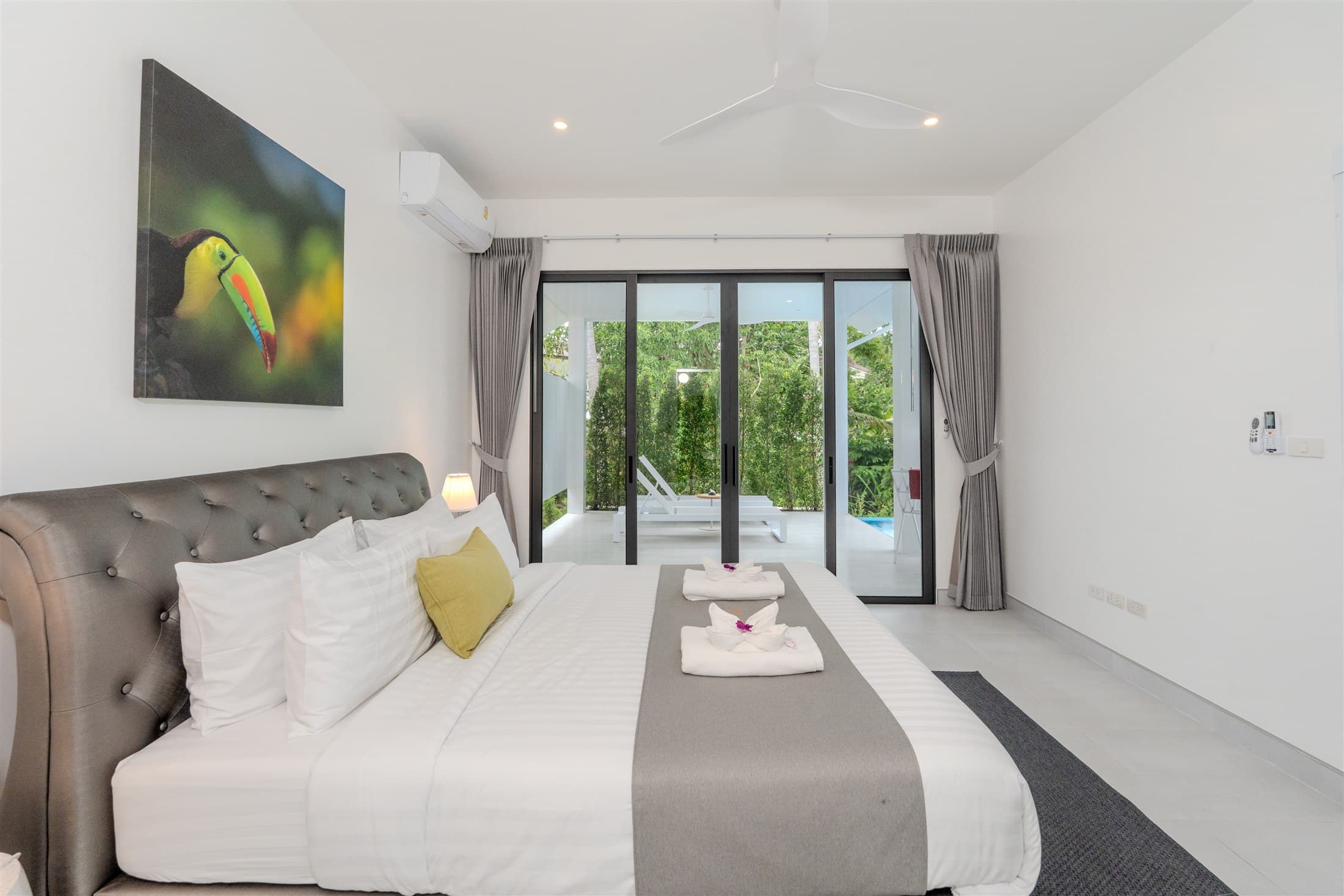 Bedroom opening toward the garden
